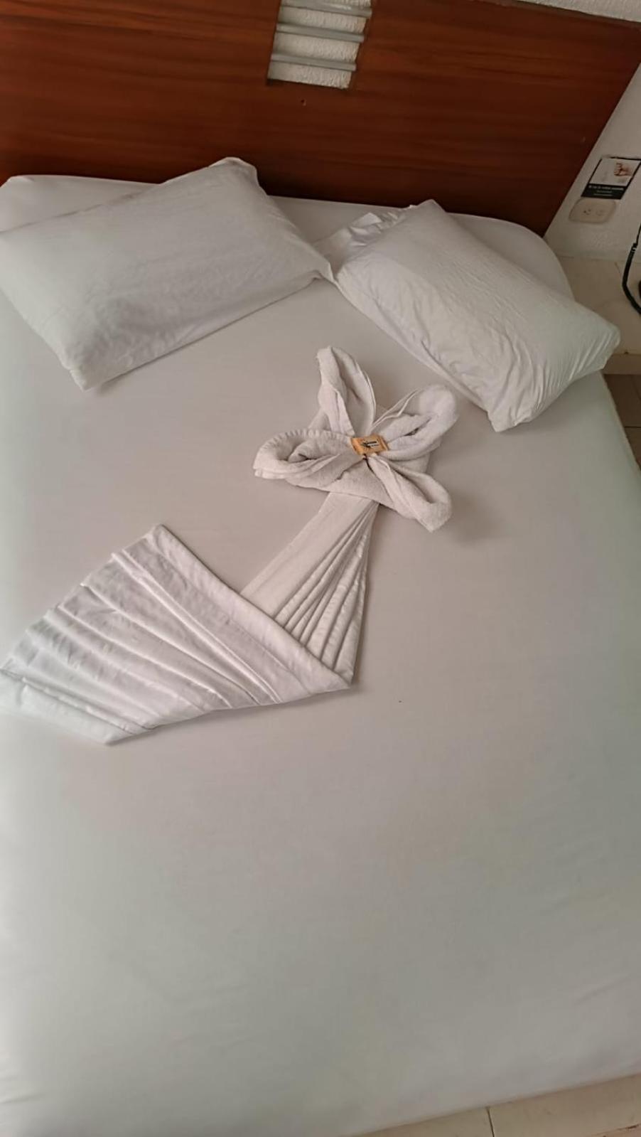 Ibiza Hotel *